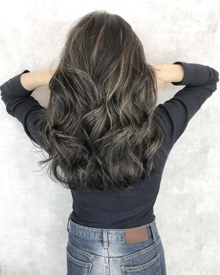 セミロング カラー ハイライトカラー 外国人風カラー ハイライト レイヤーカット BLend 渋谷のヘアスタイル