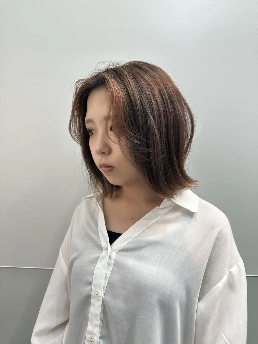 ショート カラー パーマ ヘアアレンジ メンズ キッズ ネイル マツエク・マツパ アイブロウ 切りっぱなしボブ メンズ韓国風 メンズパーマ 眉カラー 韓国風マツエク 切りっぱなしヘアボブ ミディアムヘアRYOのヘアスタイル