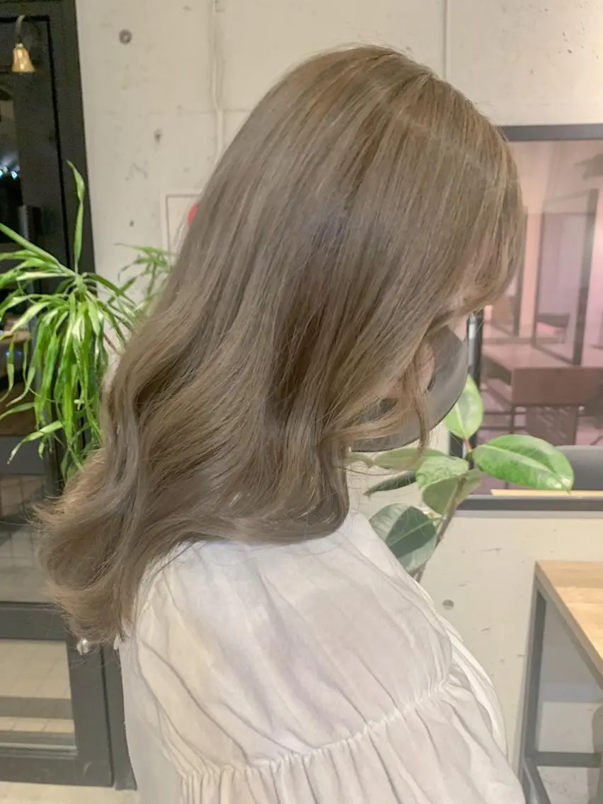 ミディアム カラー ヘアアレンジ ヘアカラー トリートメント yuka .のヘアスタイル