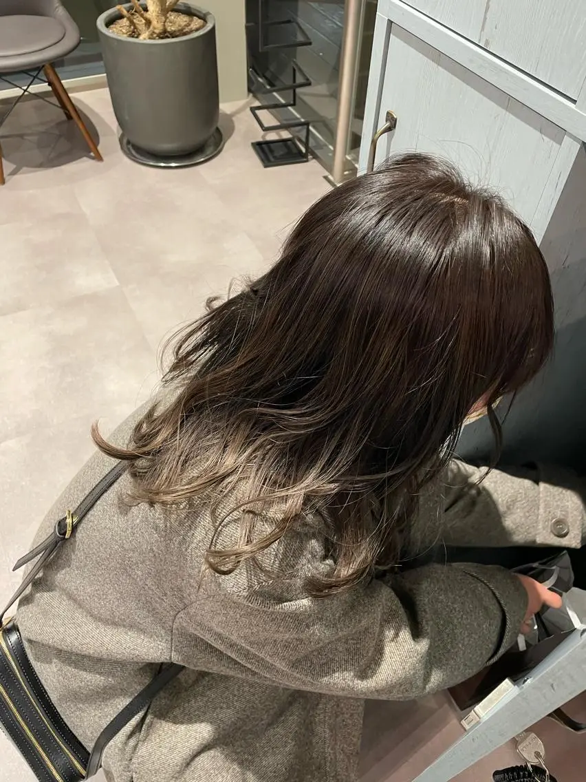 セミロング エギョモリ 外国人風カラー ハイライト 髪質改善 タンバルモリ ヘアカラー 韓国風/オシャレ /縮毛矯正/滝口琴未のヘアスタイル