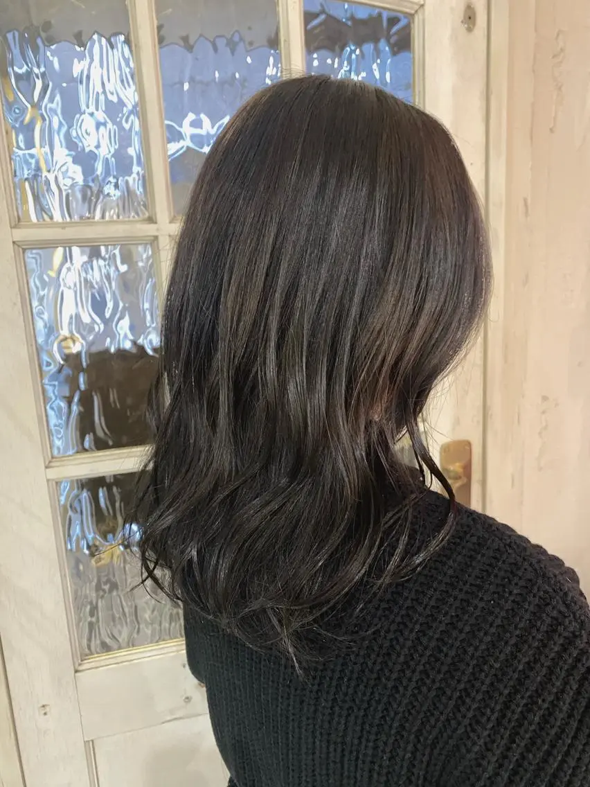 セミロング カラー ダークグレー ダークグレージュ グレージュ イルミナカラー stylist🎨 aye牧野莉香のヘアスタイル