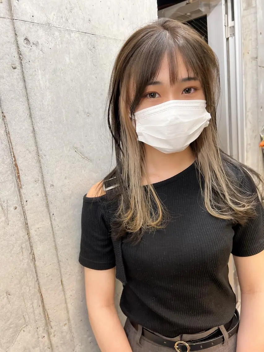 ロング カラー ロングレイヤー ブロンド グレージュ インナーカラー レイヤーカット ヘアカラー 誰より丁寧なカット/ 小林輝/レイヤーのヘアスタイル