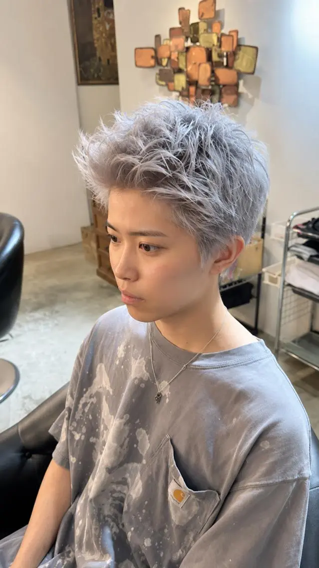 ショート ショートヘア ヘアカラー BEHIND THE CURTAIN りこのヘアスタイル