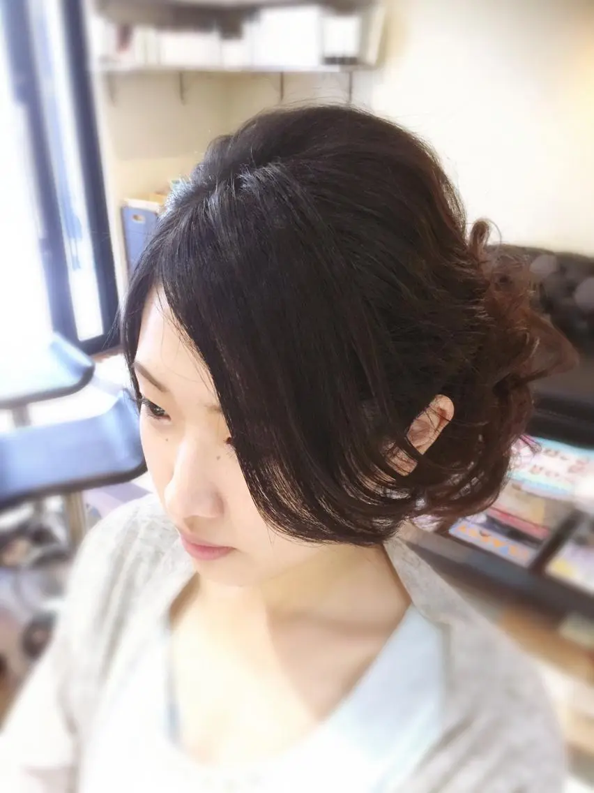 セミロング ヘアアレンジ 🌈20年目突入🎉 山口のヘアスタイル