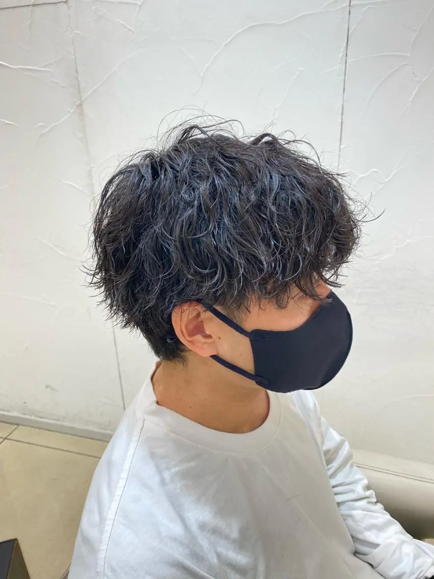 ショート パーマ メンズ カット パーマ メンズ特化型美容師 栗山勇人のヘアスタイル