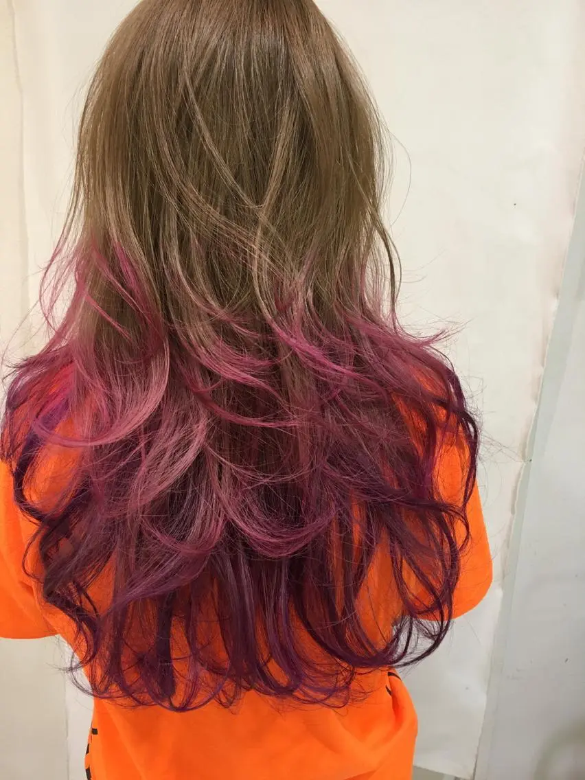 セミロング カラー ヘアアレンジ ベージュカラー ピンクカラー パープルカラー きむえり/髪質改善 /うねり広がり改善のヘアスタイル