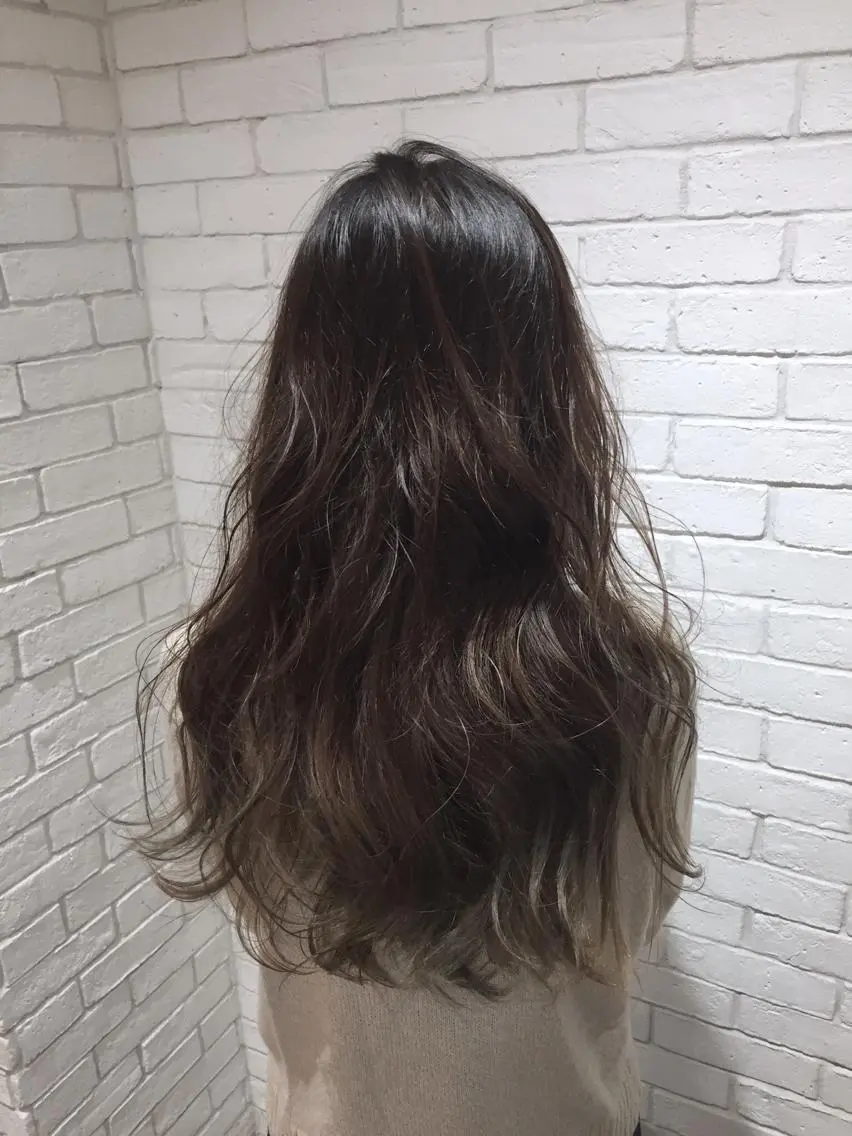 ロング カラー カラーアンドケアリタ kitamuuuのヘアスタイル