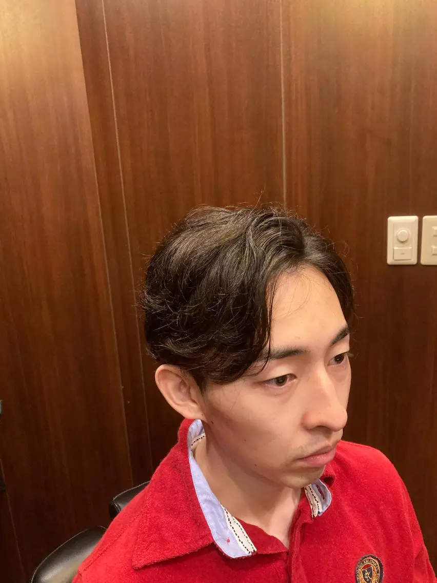 メンズ センターパート ヒロ銀座 名駅西口店のヘアスタイル
