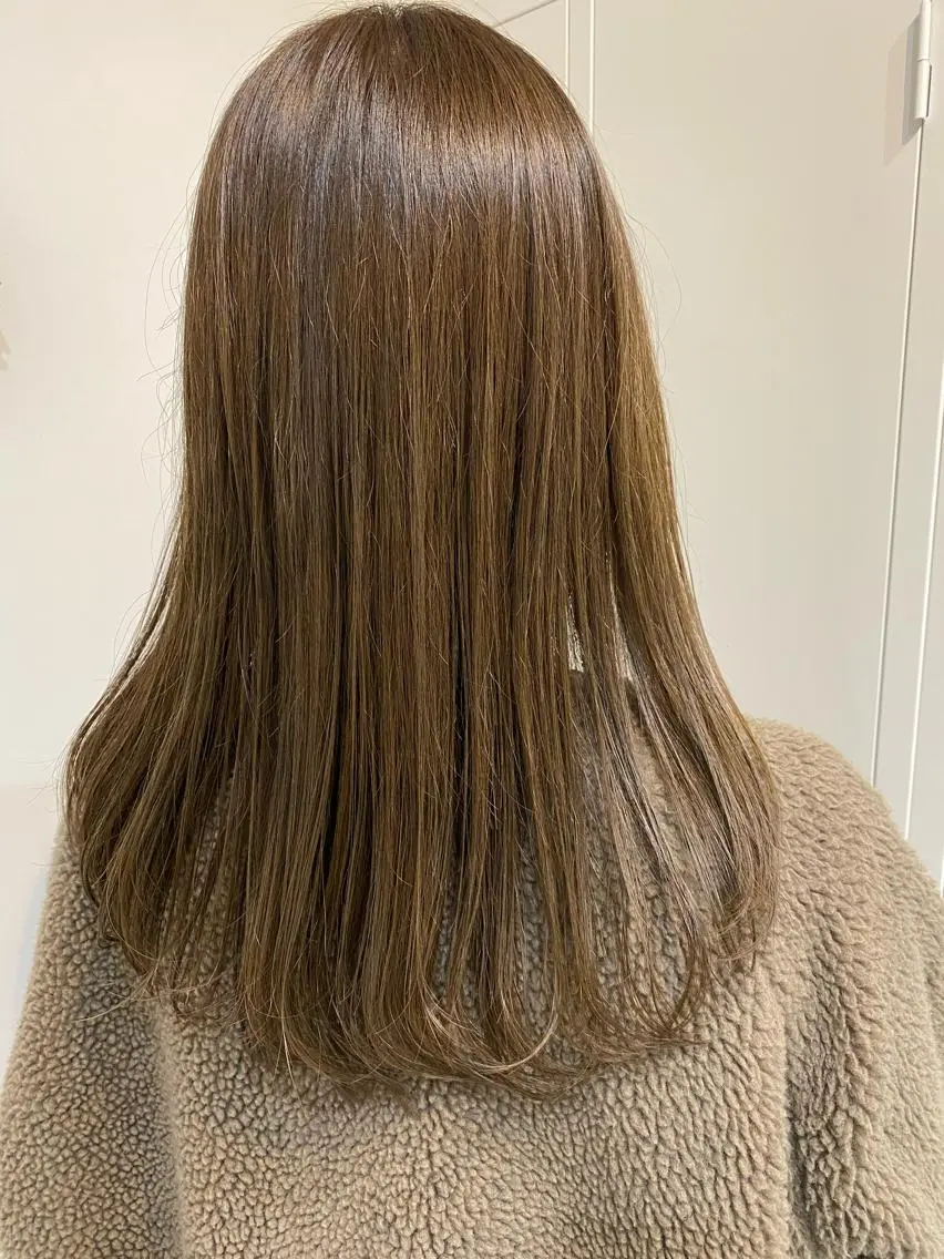 セミロング カラー ベージュカラー ヘアカラー トリートメント 🎀暖色カラー🎀 おかだみほのヘアスタイル