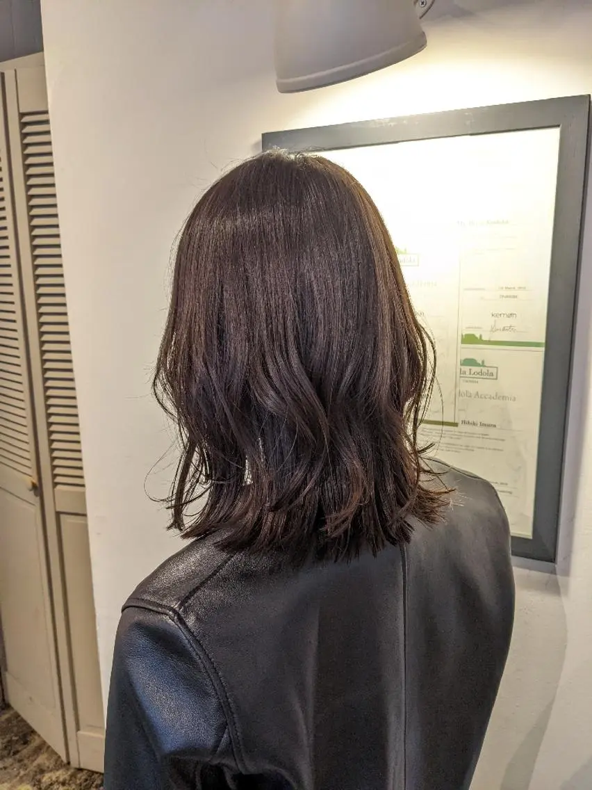 ミディアム カラー グレージュ 外ハネヘア カット ヘアカラー トリートメント newi 天王寺　 masakoのヘアスタイル