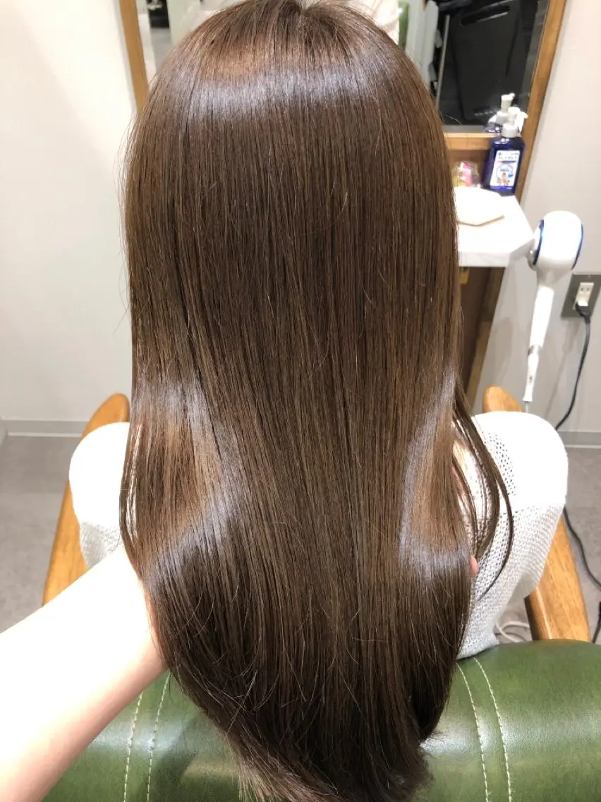 セミロング ヘアカラー トリートメント 艶カラー🩵💛 NANAのヘアスタイル