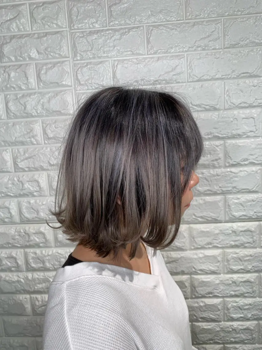 ミディアム カラー バレイヤージュ グレージュ レイヤーカット カット ヘアカラー トリートメント ヘッドスパ Lee東三国 店長 谷辻誠志のヘアスタイル