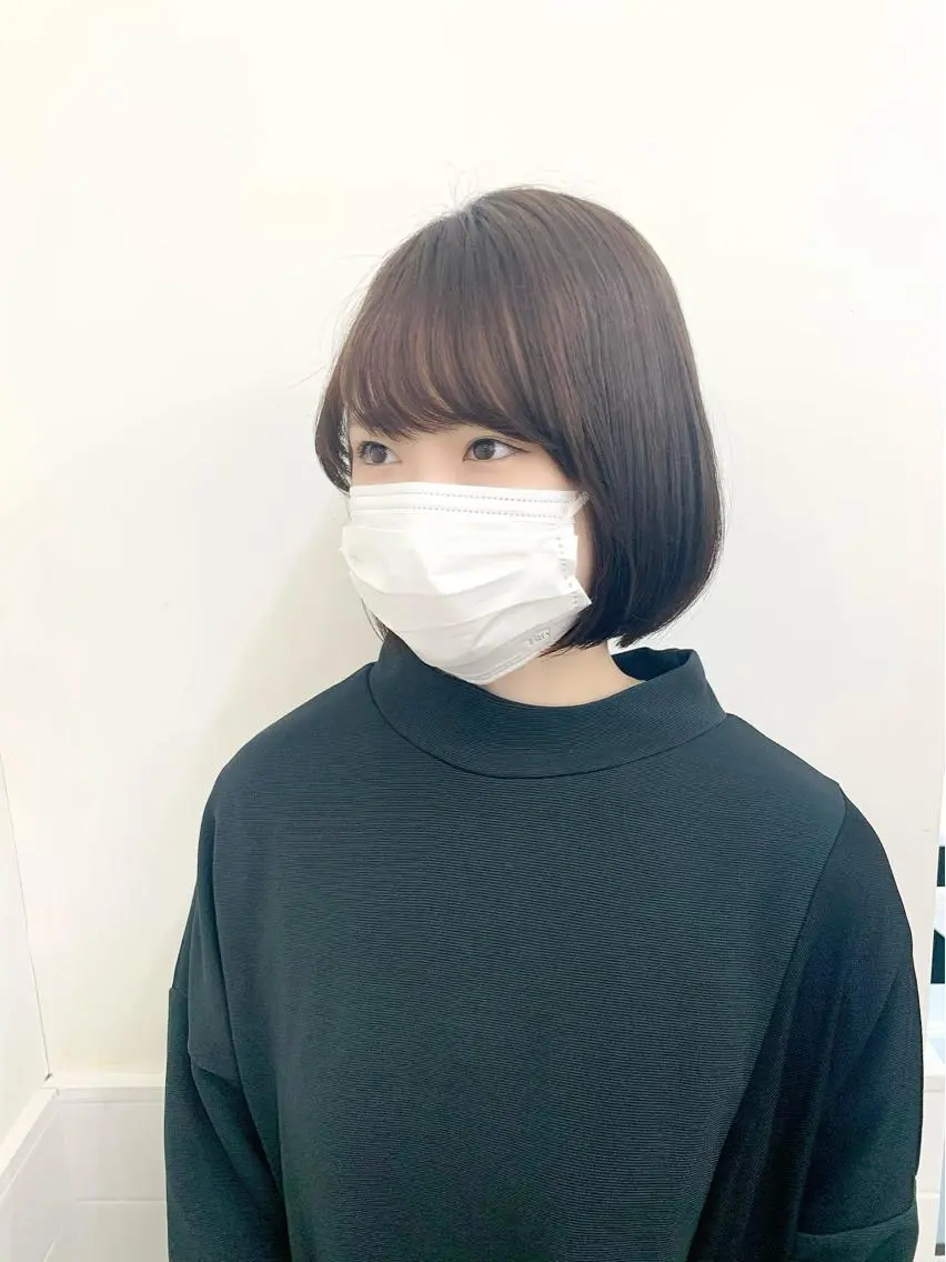 ミディアム カラー パーマ ヘアアレンジ メンズ キッズ ネイル マツエク・マツパ アイブロウ レイヤーカット／ 巻ける縮毛矯正のヘアスタイル