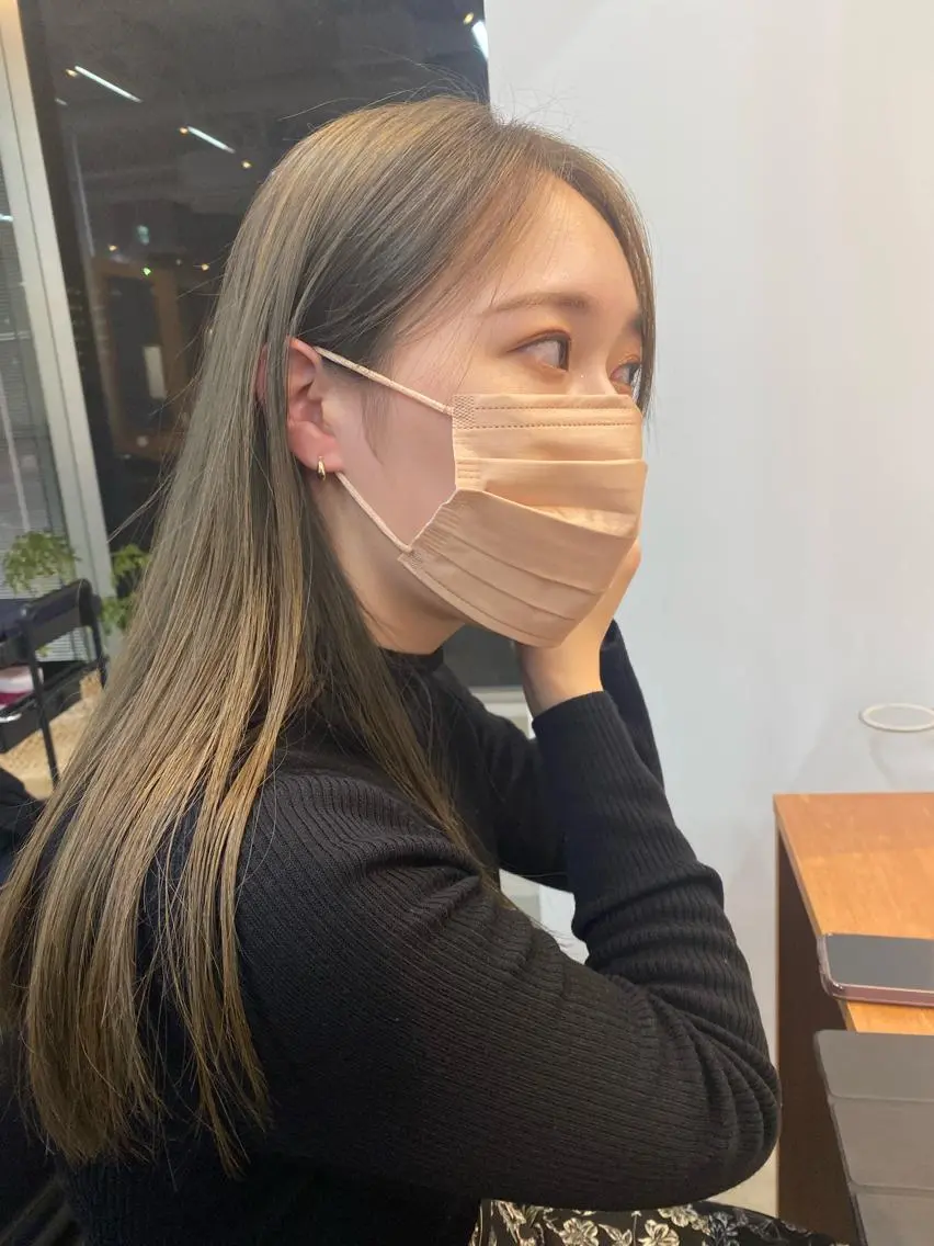 セミロング 砂原 ひよりのヘアスタイル
