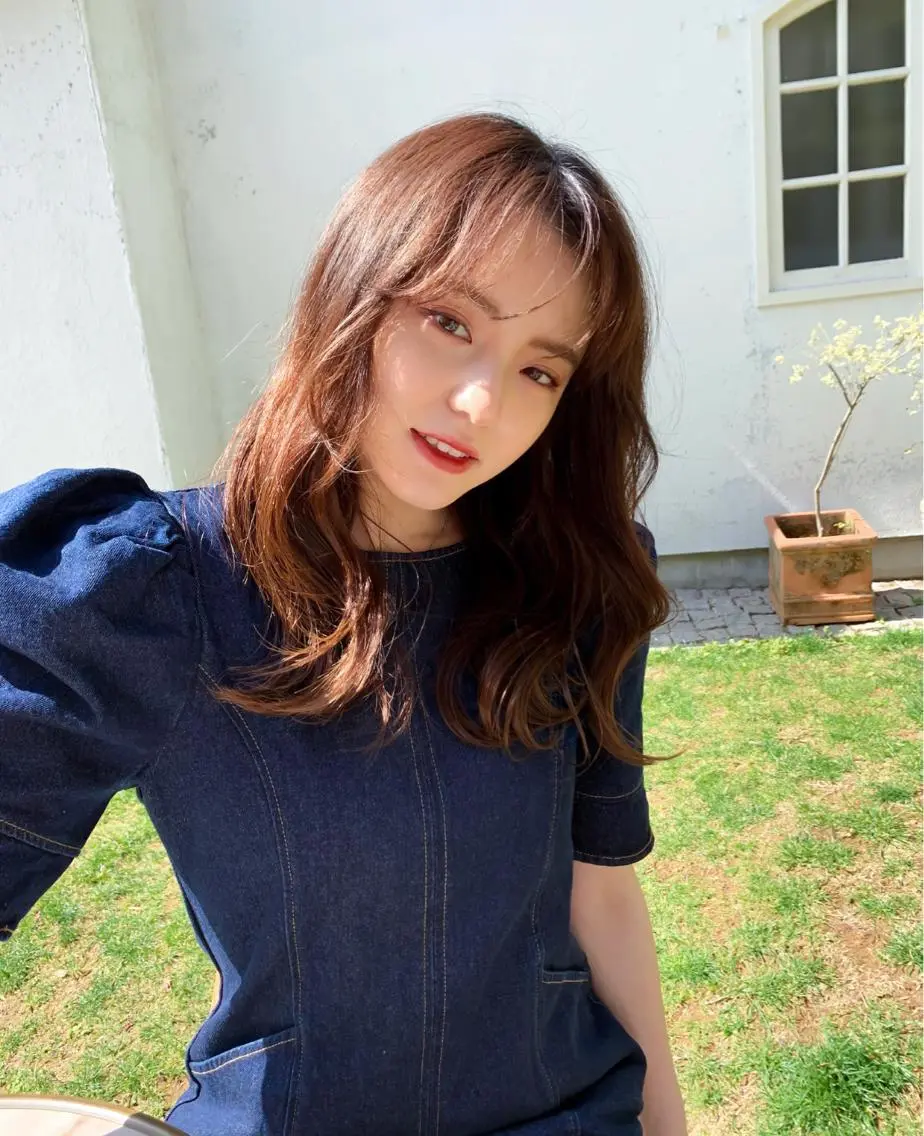ミディアム カラー レイヤー🇰🇷小顔 見せ顔周り💕トモミのヘアスタイル