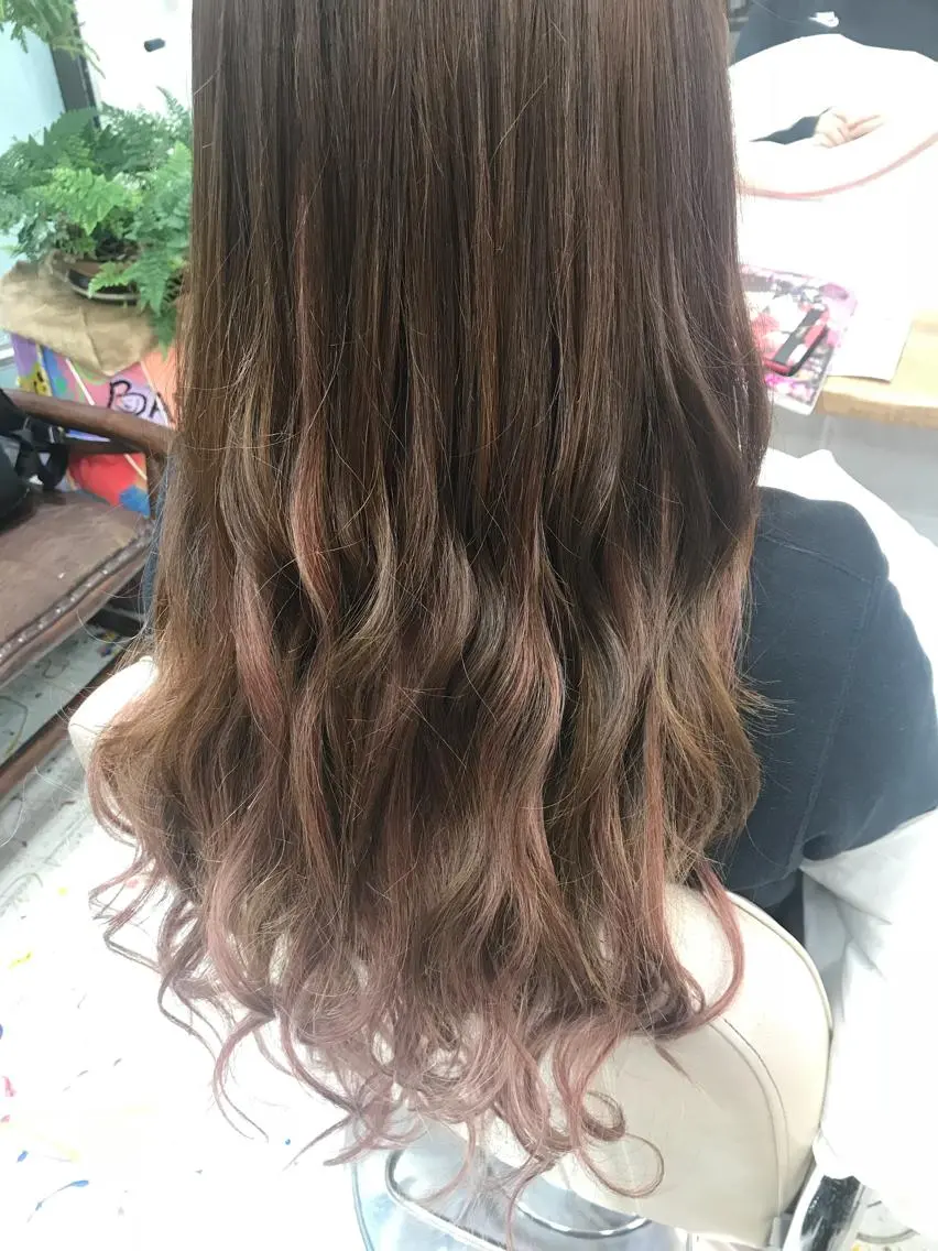 ロング 💘カラー人気Ｎｏ. １💘SAYAのヘアスタイル