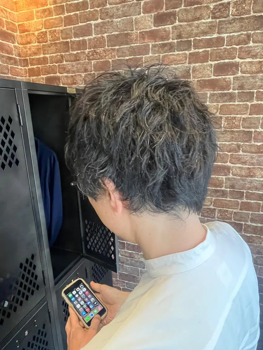 ミディアム カラー パーマ ヘアアレンジ メンズ キッズ ネイル マツエク・マツパ アイブロウ メンズブリーチ メンズハイライト メンズインナーカラー メンズ韓国風 ブリーチ 久木原 ゆりのヘアスタイル