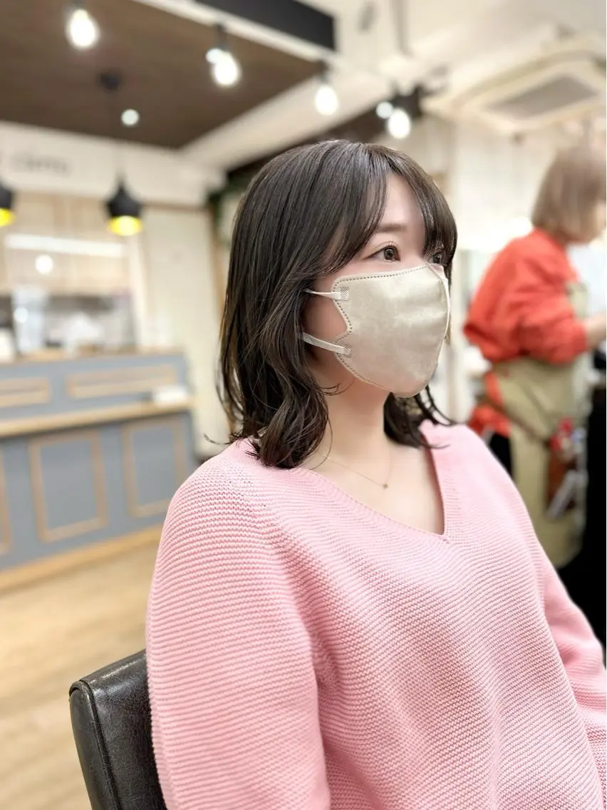 ミディアム カラー パーマ ヘアアレンジ メンズ キッズ ネイル マツエク・マツパ アイブロウ 似合せレイヤー/ 柔らか透明感カラーのヘアスタイル