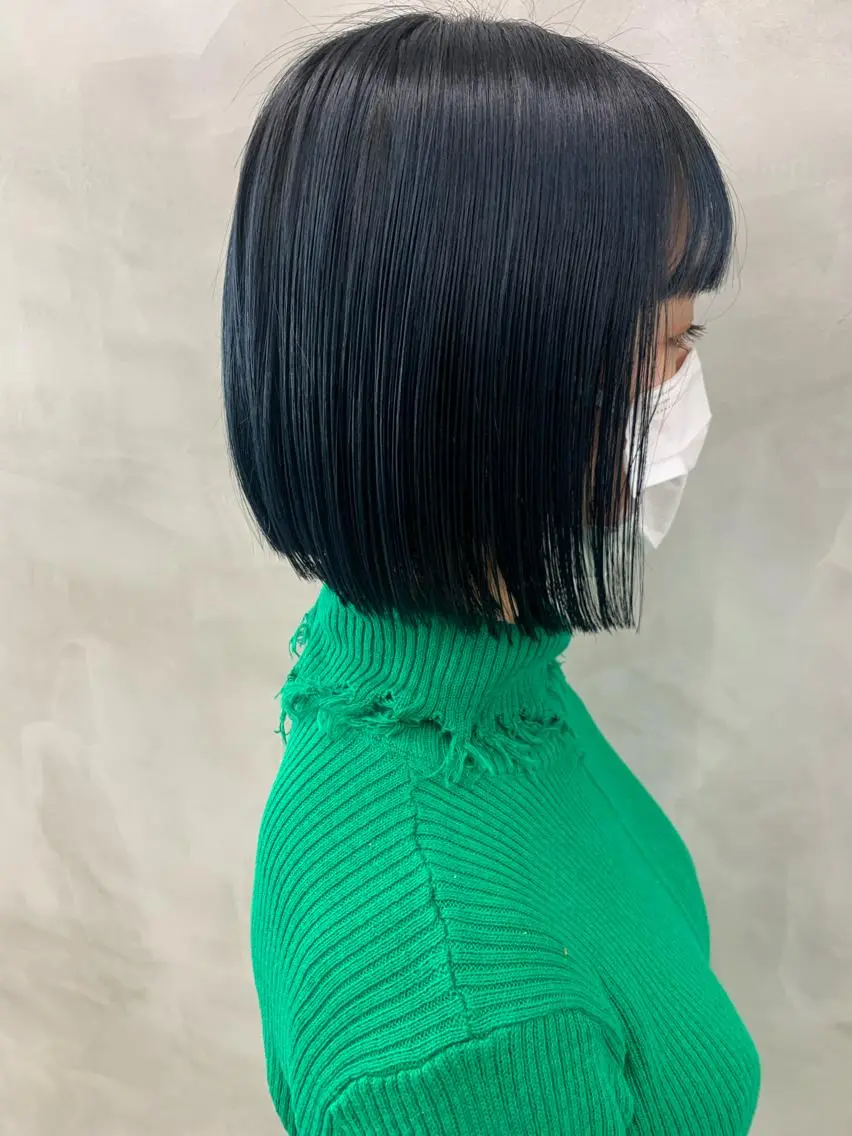 ミディアム カラー 黒髪 ブリーチ ブルーカラー ブルーブラック ボブ 🐝 hachi🐝のヘアスタイル