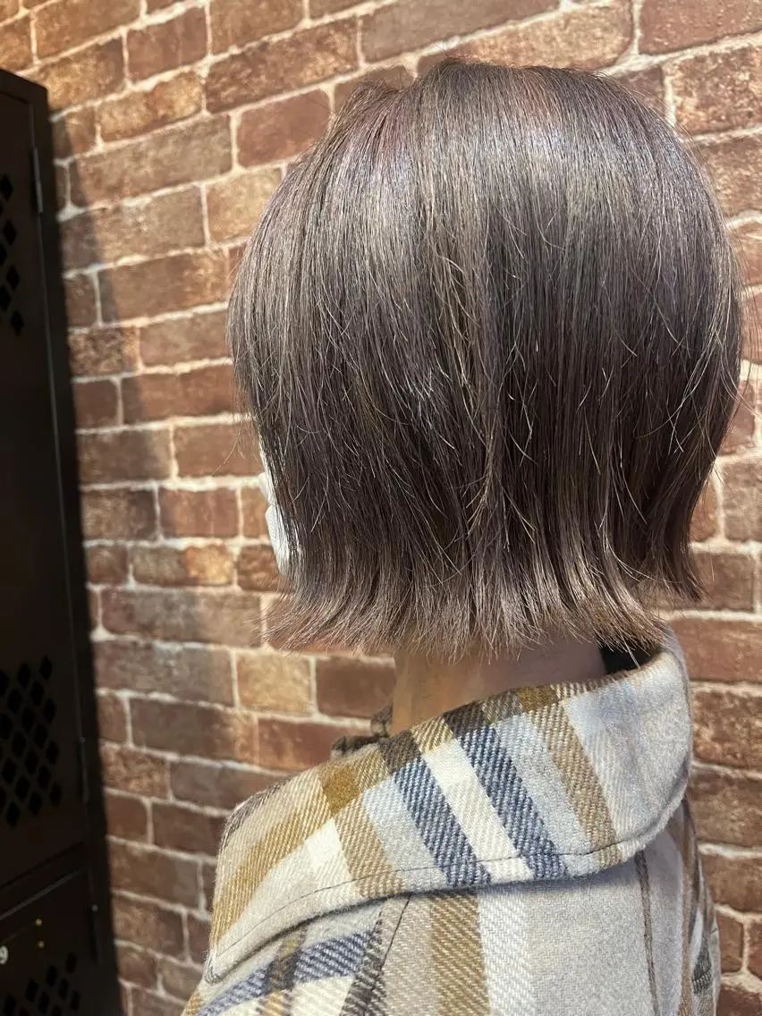 セミロング カラー パーマ ヘアアレンジ メンズ キッズ ネイル マツエク・マツパ アイブロウ メンズブリーチ メンズハイライト メンズインナーカラー メンズ韓国風 ブリーチ 久木原 ゆりのヘアスタイル