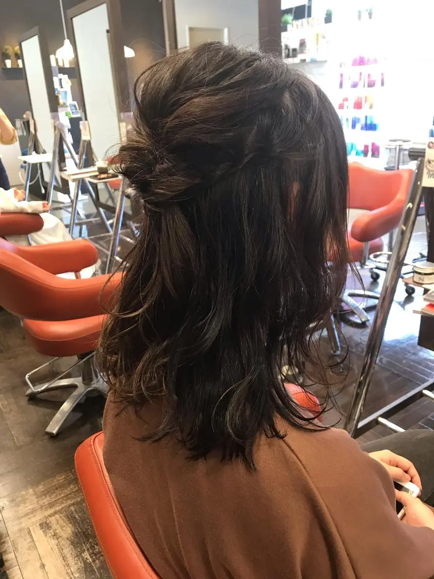 セミロング ヘアアレンジ ハーフアップ 簡単アレンジ カット ヘアカラー デザインカラー🌈 高木リョウのヘアスタイル