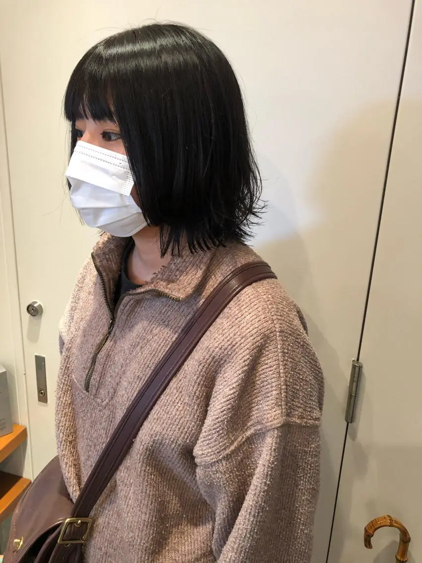 ミディアム カラー カット ヘアカラー トリートメント MIOベージュカラー 柔らかいカラーのヘアスタイル