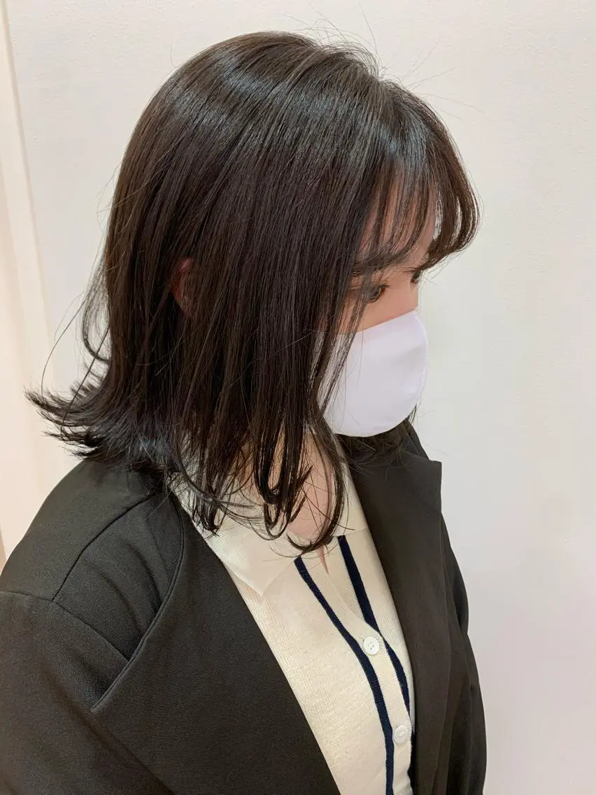 ミディアム カラー ヘアカラー トリートメント 顔まわりカット✄ ベージュカラー🧸のヘアスタイル