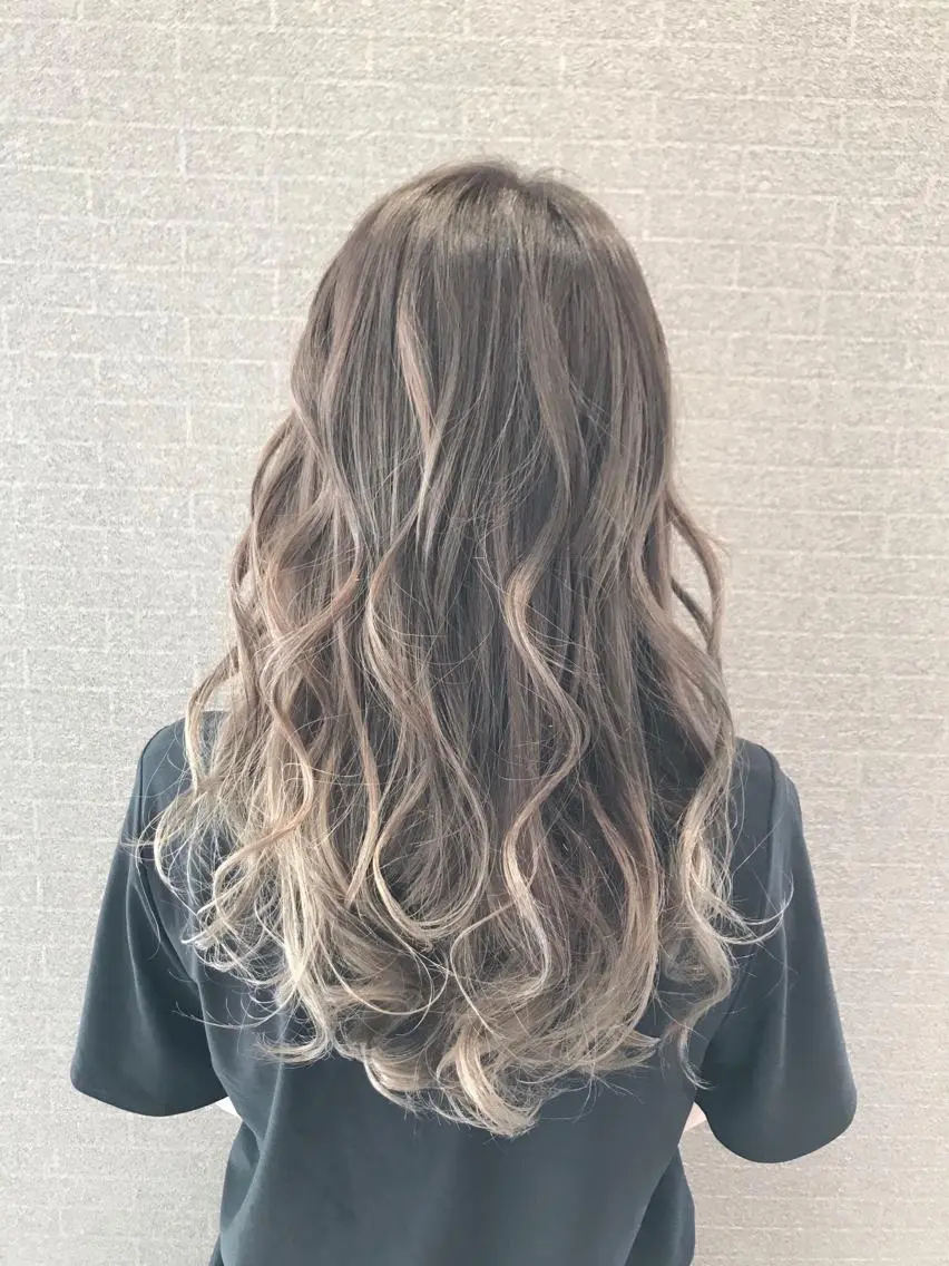 ロング カラー ヘアカラー トリートメント 土屋 貴章のヘアスタイル