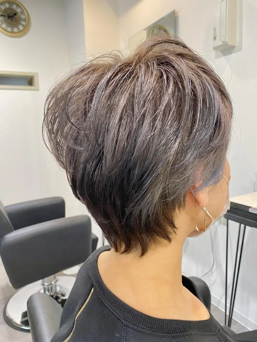 ショート カラー ハンサムショート アディクシーカラー バレイヤージュ ブリーチ ケアブリーチ ヘアカラー 先着1名様限定 カット無料のヘアスタイル