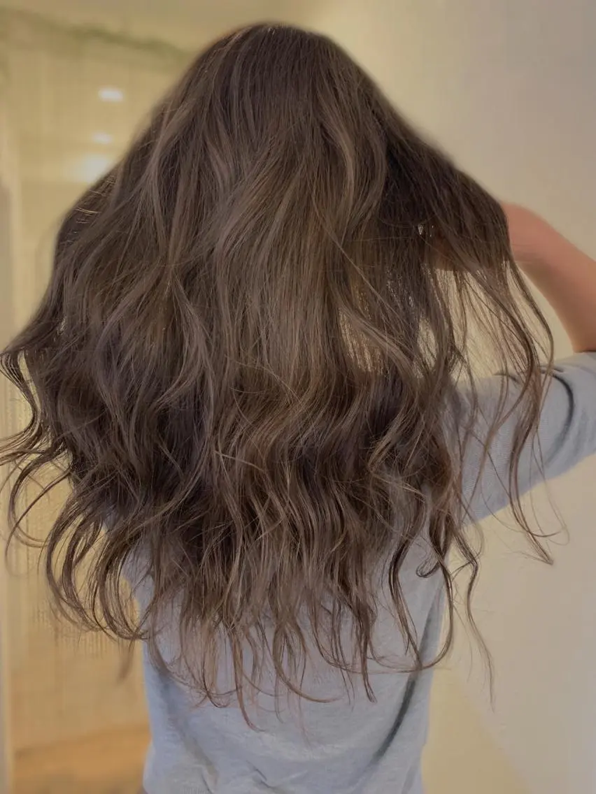 ロング カラー グレージュ ミルクティーグレージュ パープルカラー ヘアカラー m ā l o.🌷 サカモトマイコのヘアスタイル
