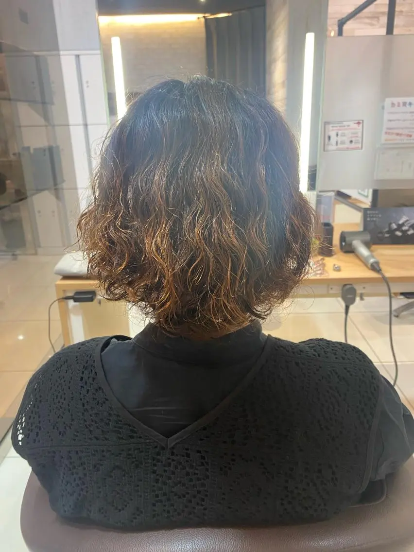 ショート パーマ カット パーマ ミルクティーベージュ 暖色カラー/池田麻帆のヘアスタイル