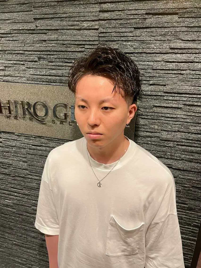 ショート パーマ メンズ メンズパーマ メンズツイストパーマ ツイストパーマ カット指名No1漆原 聡のヘアスタイル