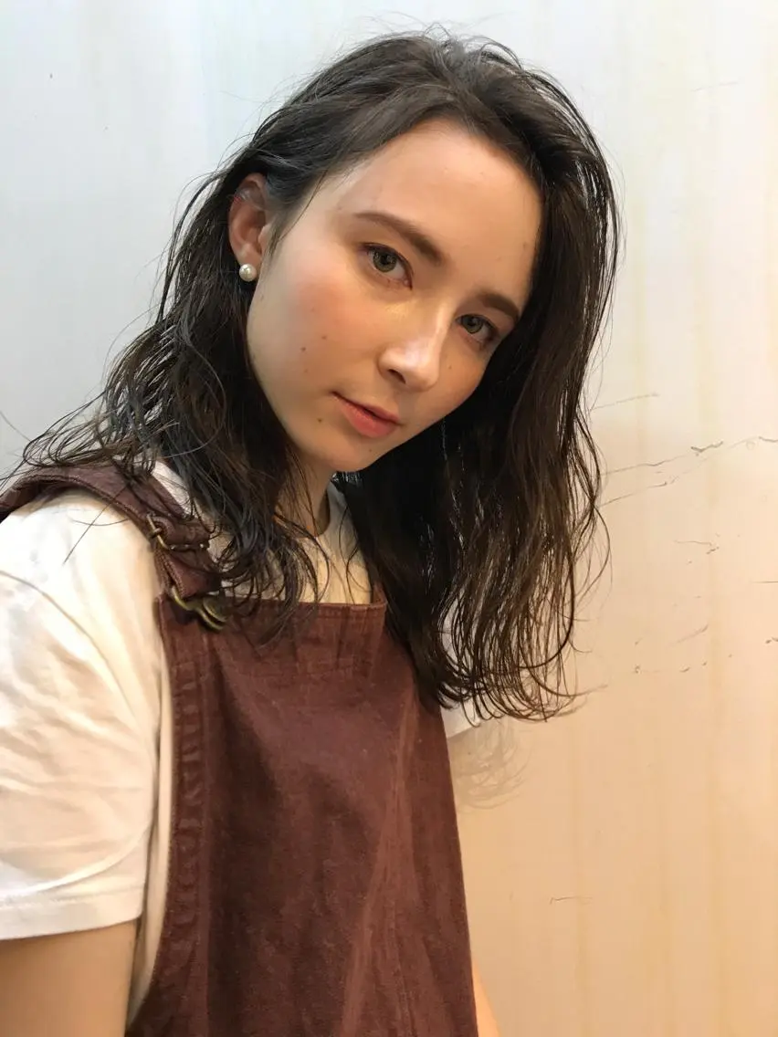セミロング 外国人風カラー ボブ♡柔らかいカラー 實松栞理のヘアスタイル