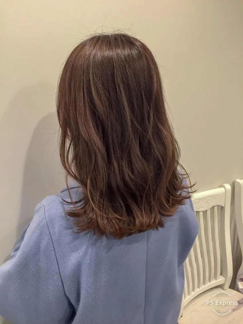 ロング カラー グレージュ ハイライトカラー ハイライト 山本 章人のヘアスタイル