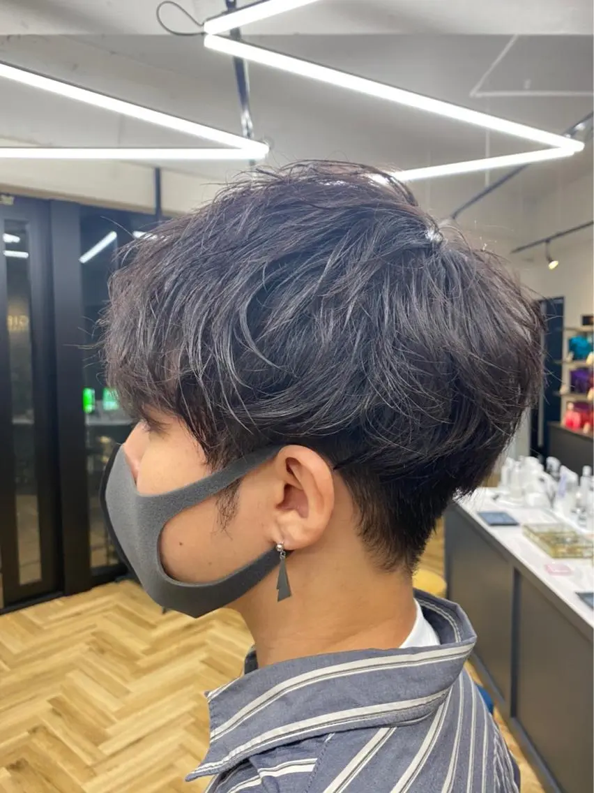 ショート カラー 黒髪 GIEN 末吉 海斗のヘアスタイル