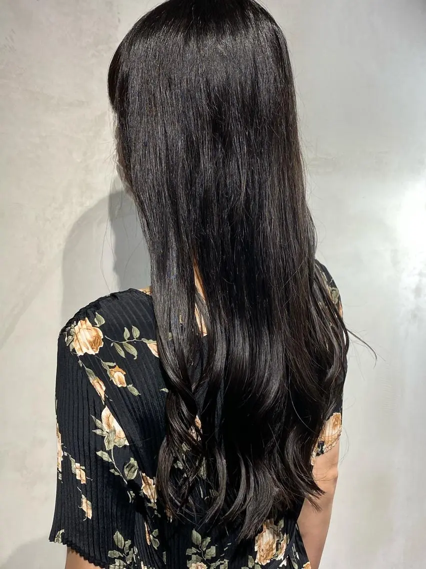 ロング 寄主 洸雅のヘアスタイル