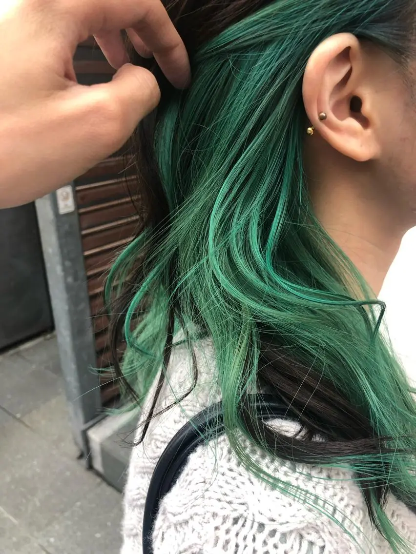 セミロング カラー ショートボブ アッシュ バレイヤージュ ミストバング ベージュカラー カット ヘアカラー トリートメント 原宿サロン代表 デザインカラー伊藤卓のヘアスタイル