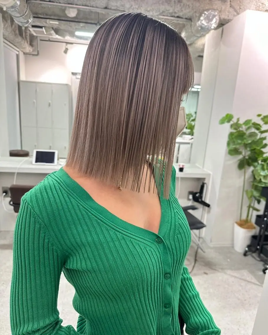 ミディアム カラー ミディアムパーマ アディクシーカラー バレイヤージュ ベージュカラー ブリーチ カット ヘアカラー トリートメント 髪質改善・艶髪特化 木村侑平のヘアスタイル