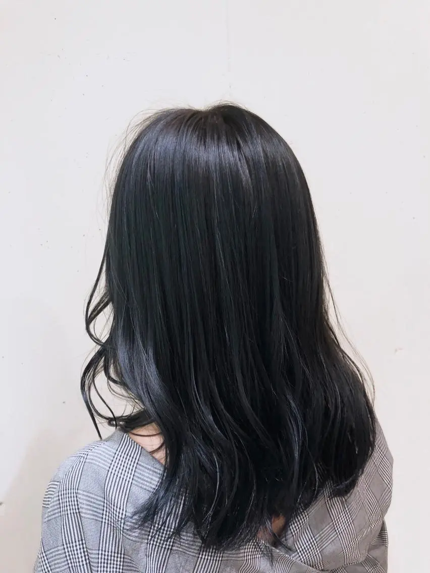 ミディアム カラー パーマ ヘアアレンジ ブリーチ ブルーカラー ブルーグレー ブルーグレージュ 透明感カラー 【ツヤ髪美容師】 ツダケイスケのヘアスタイル