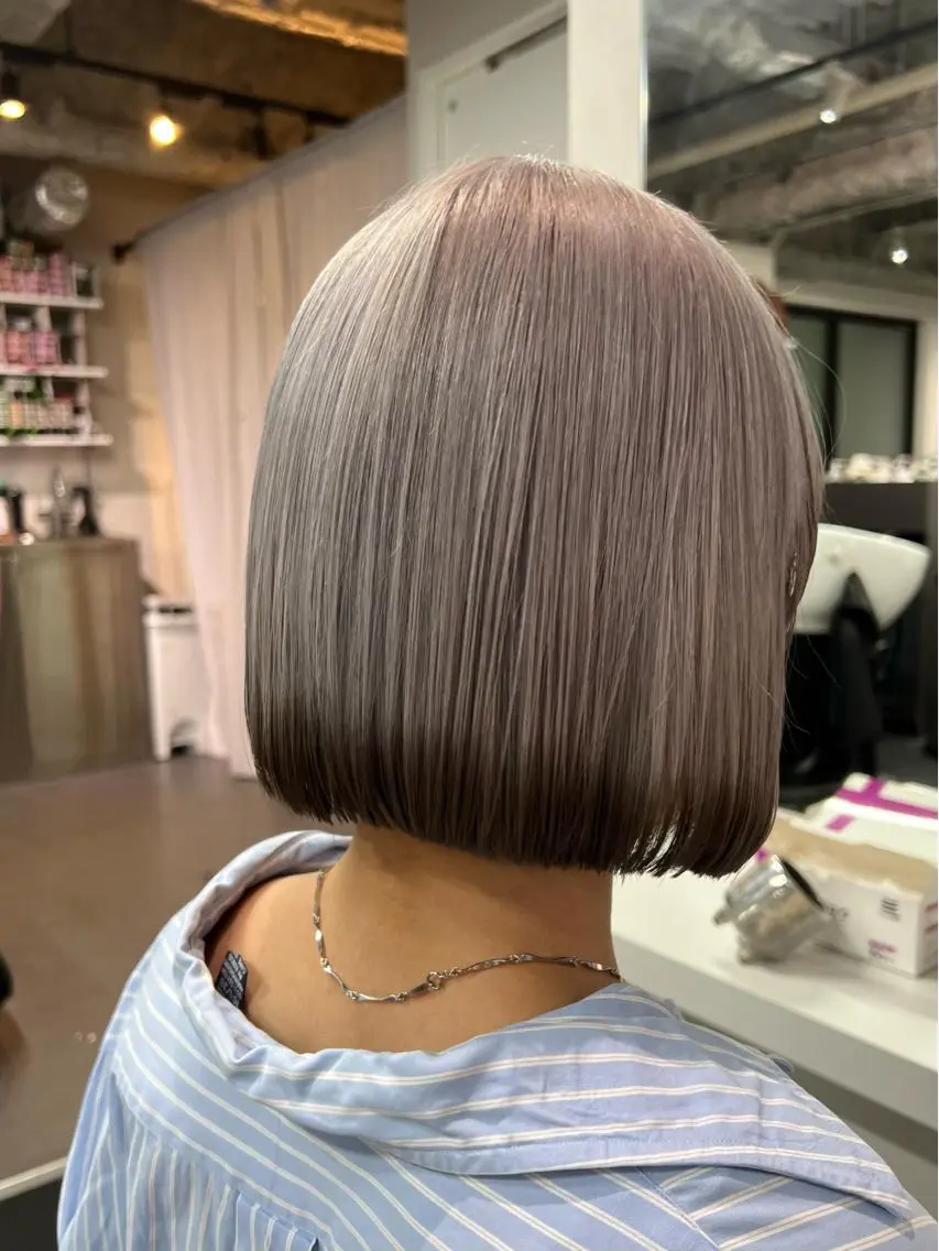ショート カラー ヘアカラー トリートメント ハイトーン&髪質改善 ＆韓国エクステ🤎のヘアスタイル