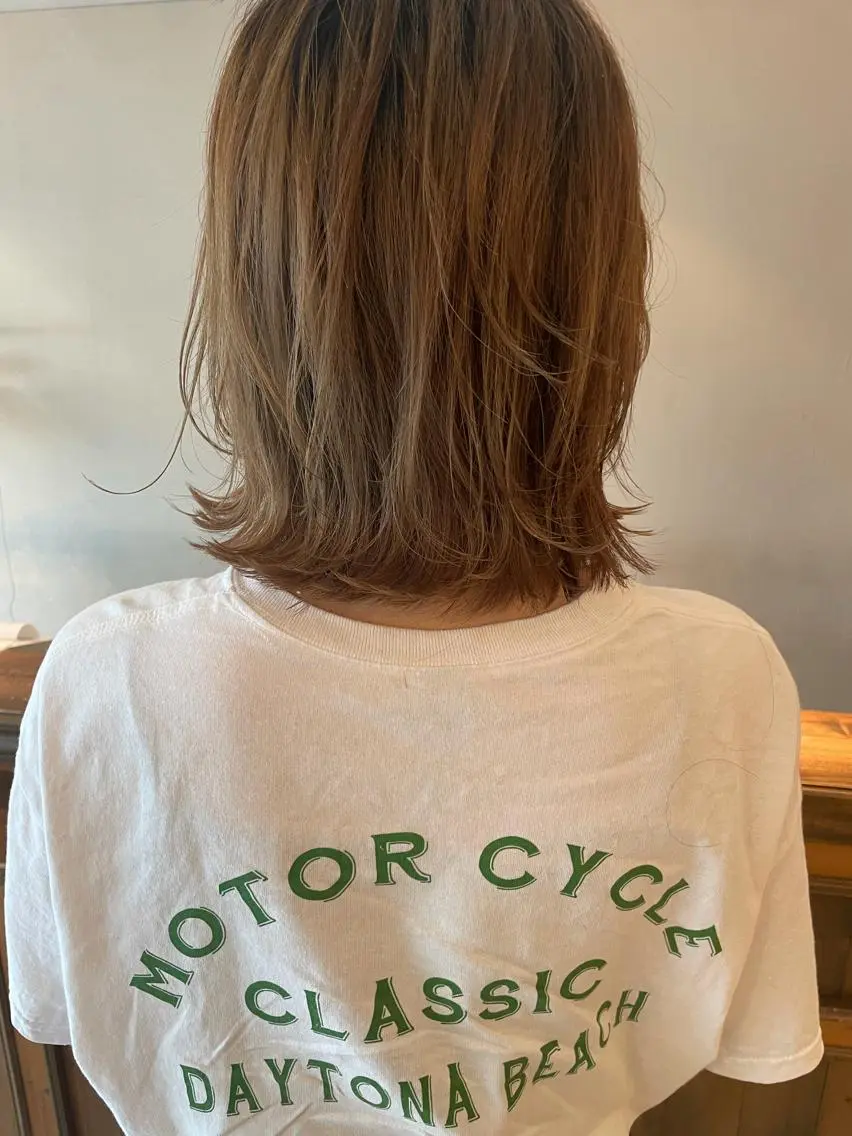 ミディアム カラー 鎌田 愛のヘアスタイル