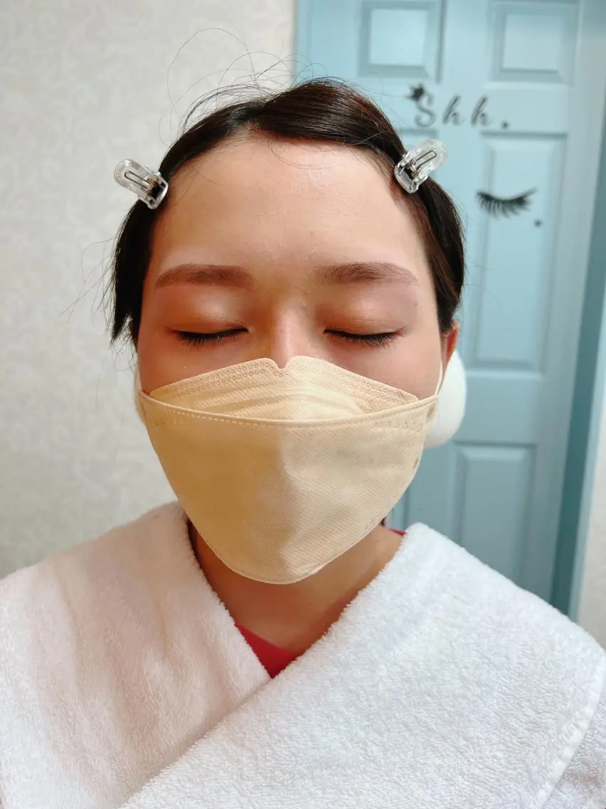 アイブロウ 眉毛ワックス脱毛 宮崎 優水のネイルデザイン