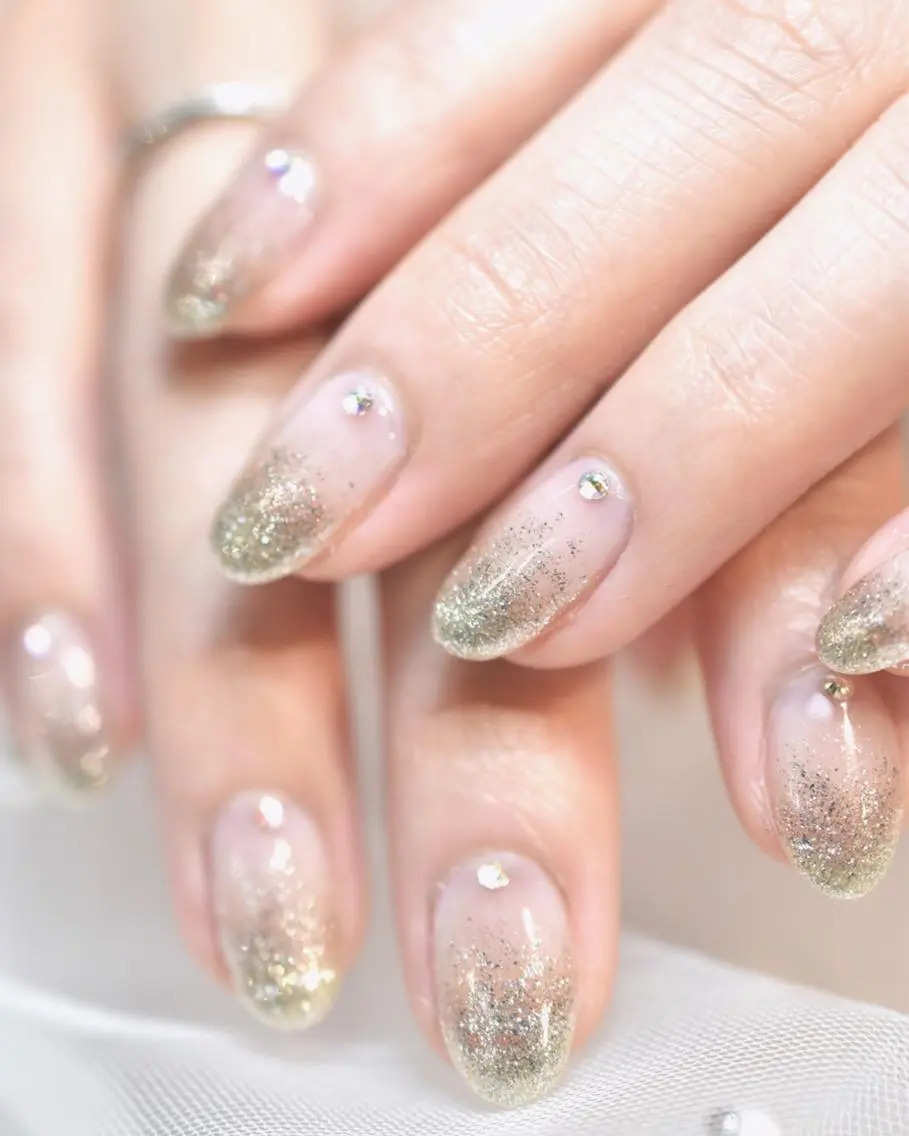 ネイル ジェルネイル グラデーション ラメ(グリッター) ラメグラデーション パラジェル ハンドネイル RISSE nail&eyeのネイルデザイン