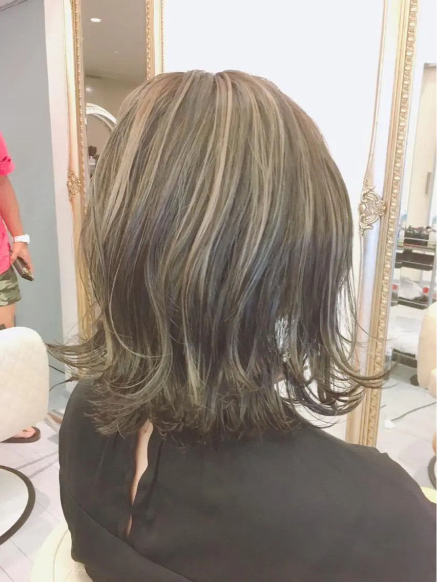 ミディアム ハイトーン得意😍 Lumiereのヘアスタイル