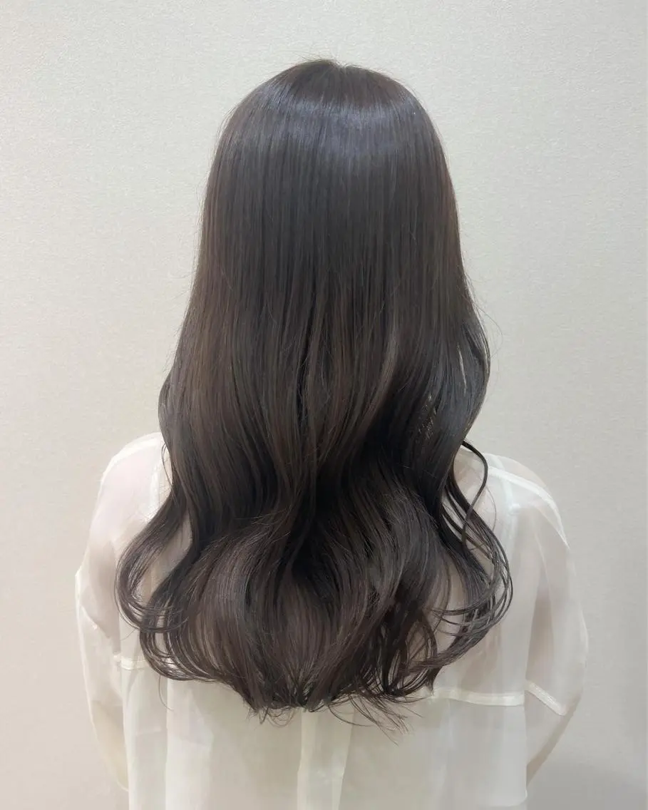 セミロング カット ヘアカラー トリートメント ヘッドスパ mina .のヘアスタイル
