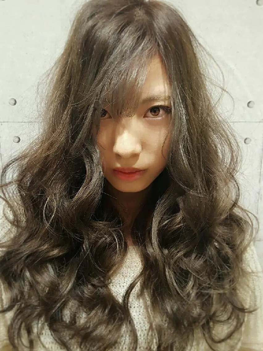セミロング カラー ヘアアレンジ アッシュ ブリーチ ブリーチなしカラー 秋山 幸太のヘアスタイル