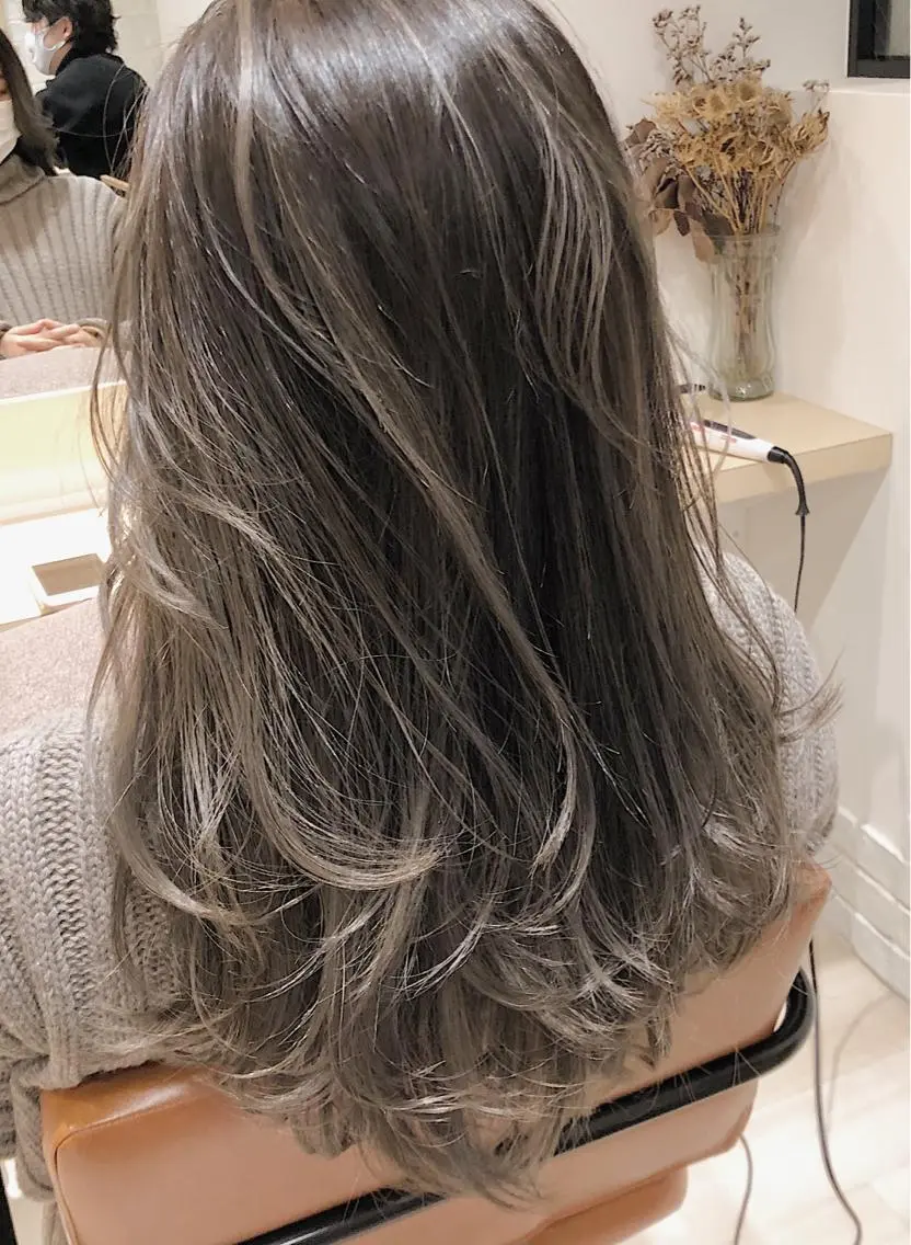 セミロング カラー パーマ ヘアアレンジ バレイヤージュ ケアカラー 透明感カラー グレージュ ハイライトカラー カット ヘアカラー トリートメント 【ツヤ髪美容師】 ツダケイスケのヘアスタイル