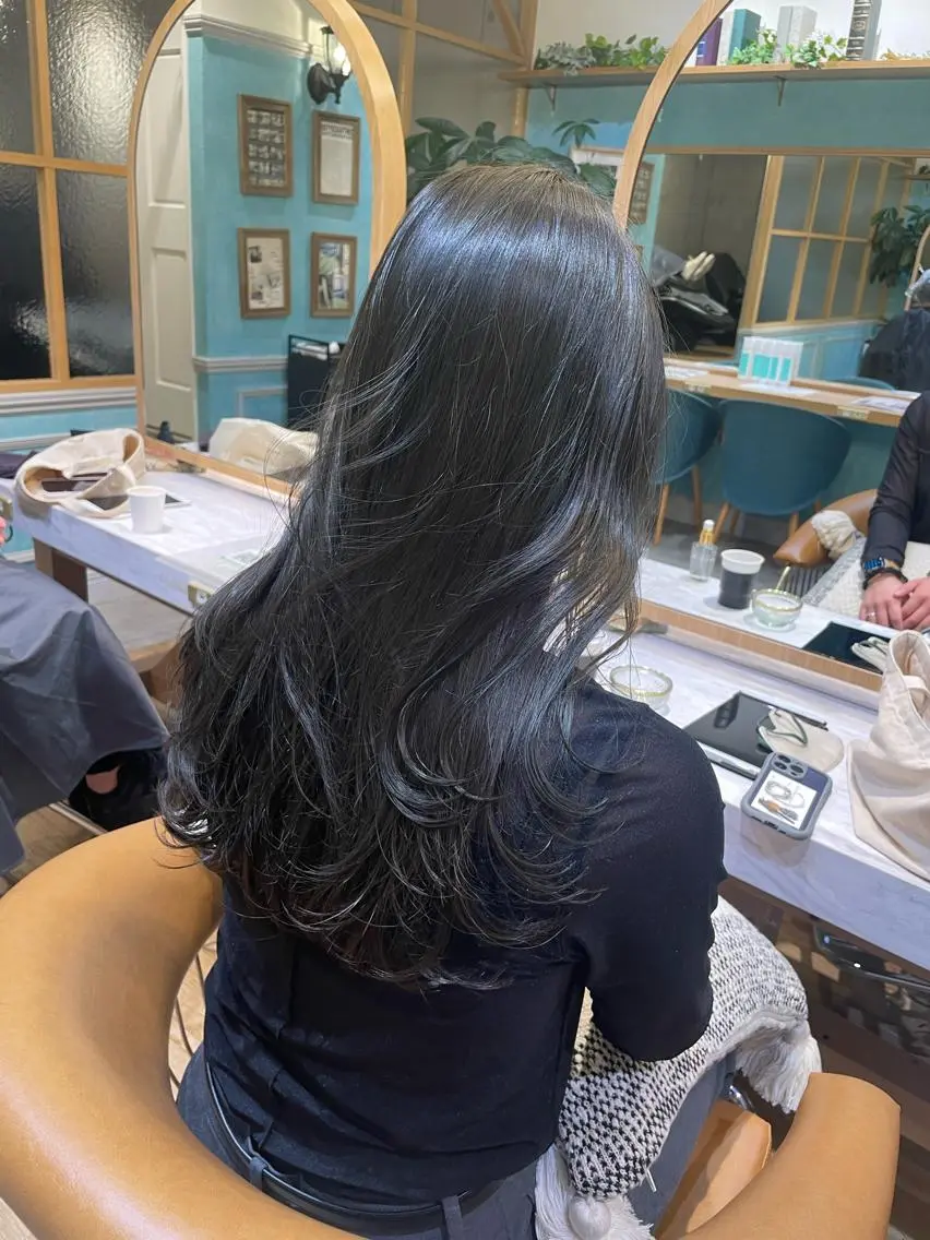 セミロング カラー ヘアカラー トリートメント 縮毛矯正 髪質改善 韓国風レイヤー 吉田のヘアスタイル