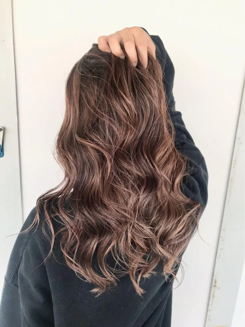 ロング タカツド ユウキのヘアスタイル