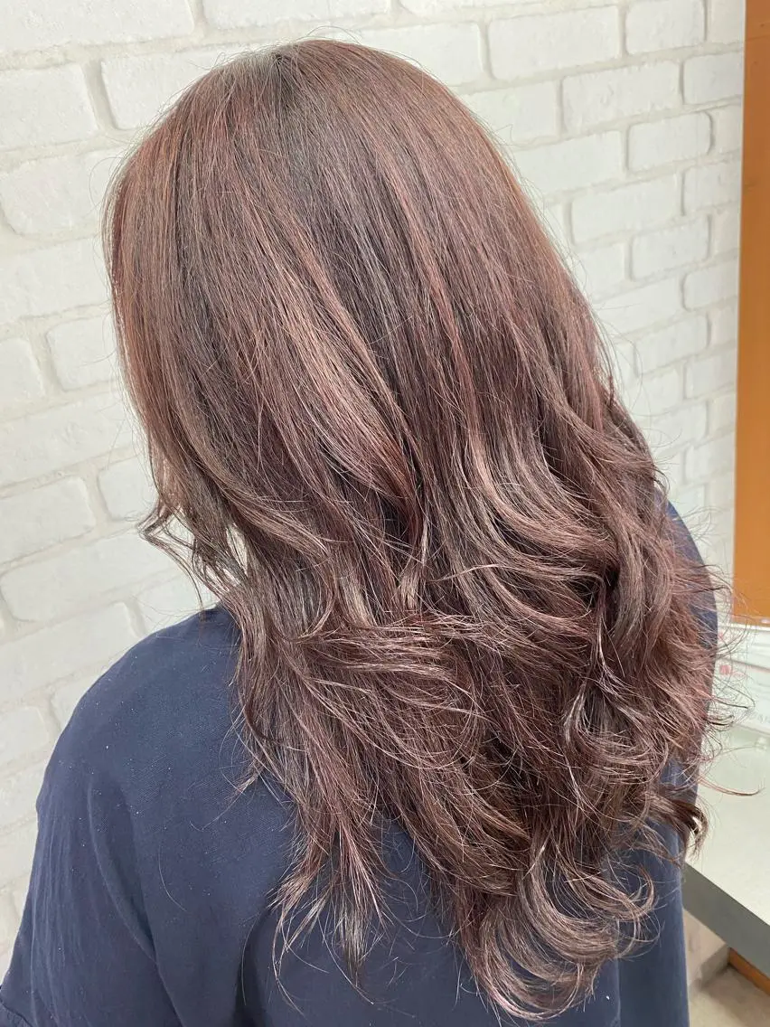 ロング カラー ハイライトカラー ピンクカラー ハイライト ブリーチカラー🫧 森　凪沙のヘアスタイル
